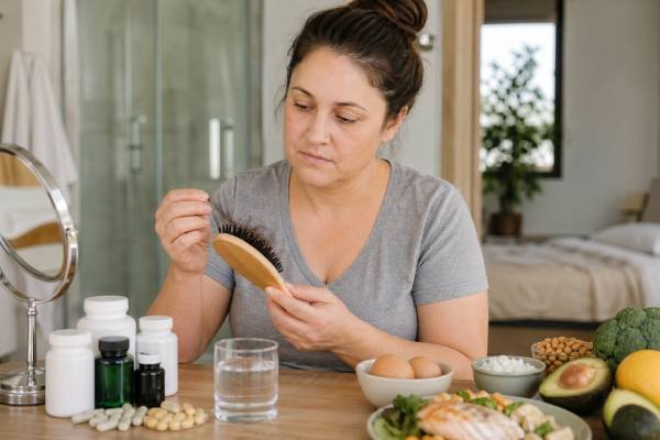 Hair loss after bariatric surgery is often temporary, but timing, nutrition, and follow-up matter. Learn the main causes, prevention steps, regrowth timeline, and when to seek medical evaluation.