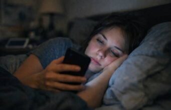 Learn how to reduce compulsive phone use with practical treatment strategies, therapy, sleep and focus recovery, and relapse prevention for lasting smartphone addiction recovery.