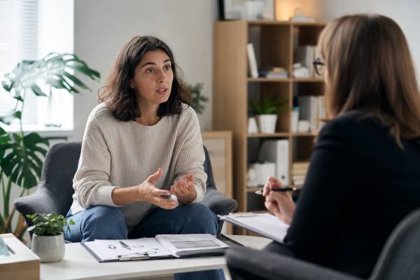 Adult ADHD Testing: How ADHD Is Diagnosed in Adults Learn how adult ADHD testing works, what doctors look for, which tools may be used, and how ADHD is diagnosed in adults using history, symptoms, impairment, and differential diagnosis.