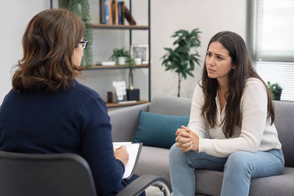 Borderline Personality Disorder Assessment: How Doctors Evaluate BPD Symptoms Learn how doctors assess borderline personality disorder, which symptoms they evaluate, how BPD is separated from trauma and bipolar disorder, and what happens after a full clinical assessment.