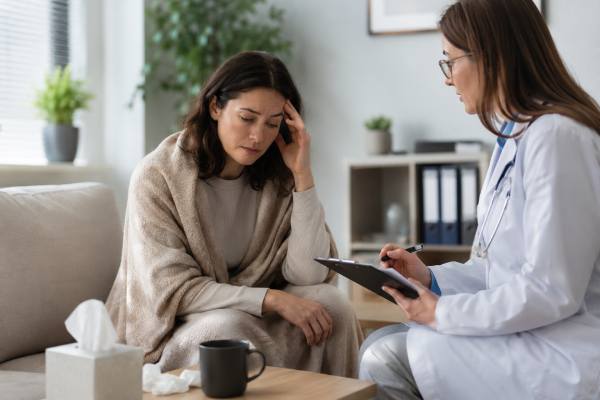 Learn the key symptoms of immune deficiency, common inherited and acquired causes, how doctors test for it, and when recurrent infections or other signs mean it is time to see a specialist.