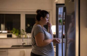Learn what leptin resistance may mean, how it affects appetite and weight loss, what the science actually shows, and which practical steps may help.