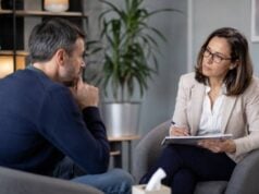 Learn what a psychosis evaluation includes, how doctors assess hallucinations and delusions, what tests may be ordered, and when symptoms require urgent care.