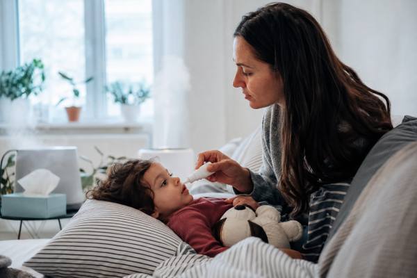 Learn whether saline nasal drops for kids can really shorten colds, how they ease congestion, the safest way to use them by age, and when cold symptoms need medical attention.