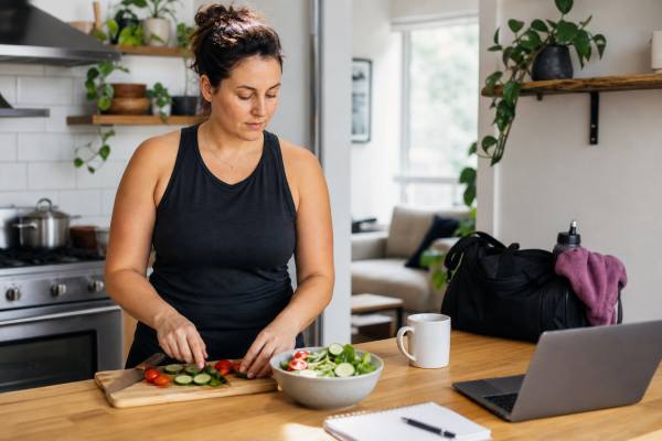 Weight loss in your 30s requires balancing work, stress, and lifestyle changes. Learn practical strategies for diet, exercise, sleep, and consistency to achieve sustainable results.