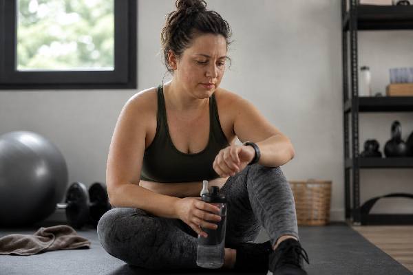 Exercising and not losing weight? Learn the most common reasons, from calorie compensation and water retention to medical causes, plus practical fixes that actually help.