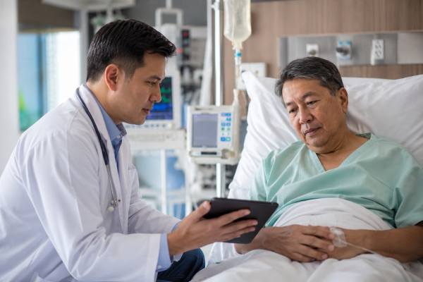 Learn what acute kidney injury is, why it happens, which symptoms need urgent care, how doctors diagnose and treat AKI, and what recovery and follow-up usually involve.