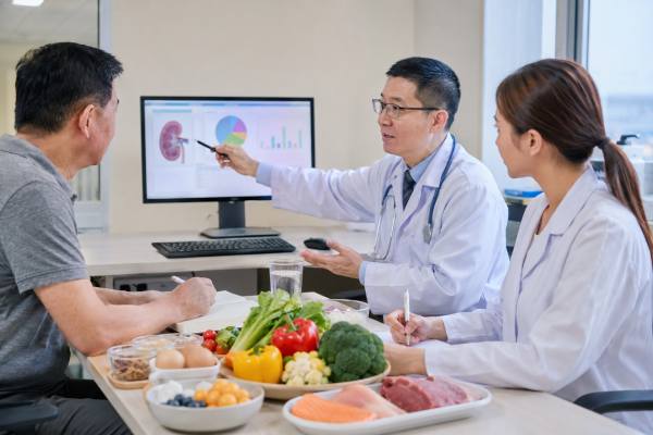 Understand CKD diet basics with clear guidance on protein, sodium, potassium, and phosphorus, including food swaps, label tips, lab-based adjustments, and common mistakes to avoid.