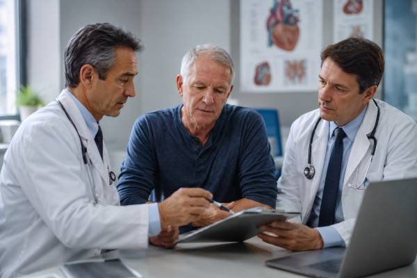 ED Meds and Nitrates: Why This Combination Can Be Dangerous ED meds and nitrates can cause a dangerous blood pressure drop when combined. Learn which drugs count as nitrates, what to do with chest pain, and safer ED options.