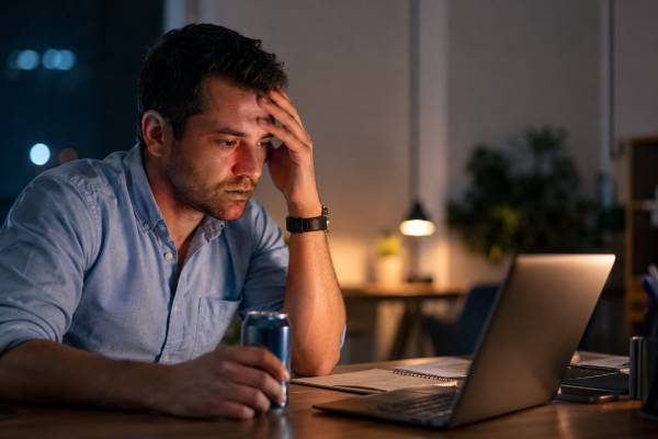 Energy Drinks and Men’s Health: Heart Rate, Anxiety, Sleep, and Blood Pressure Effects Energy drinks can raise heart rate, worsen anxiety, disrupt sleep, and increase blood pressure in men. Learn safer caffeine limits, red flags, and when to get checked.