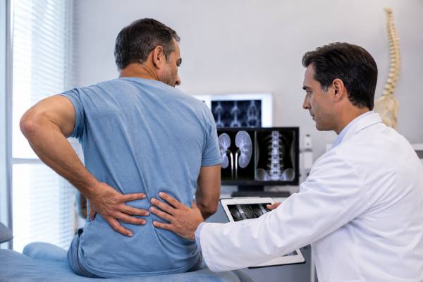Kidney Pain vs Back Pain: How to Tell the Difference Learn how to tell kidney pain from back pain by location, symptoms, movement clues, urine changes, red flags, and the tests doctors use to find the cause.