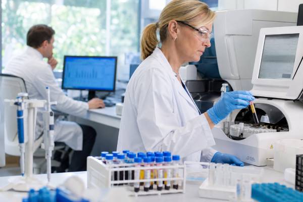 Learn what a low INR blood test means, including low INR on warfarin, common causes, clotting risk, urgent warning signs, target ranges, and next steps.