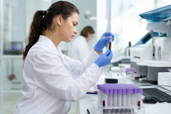 Neutrophil Gelatinase-Associated Lipocalin (NGAL) Test: Kidney Injury Marker, High Levels, and Results Learn what the NGAL test measures, why high NGAL levels may signal kidney injury, how urine and blood results differ, and how doctors interpret NGAL with creatinine, eGFR, BUN, electrolytes, and symptoms.