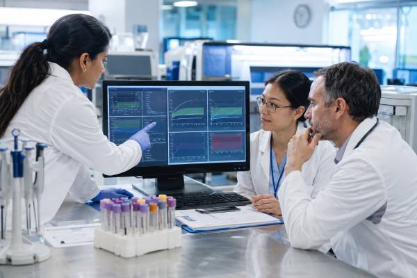 Learn how to interpret a therapeutic drug monitoring panel, including peak, trough, random, therapeutic, and toxic medication levels, with timing tips and common drug examples.