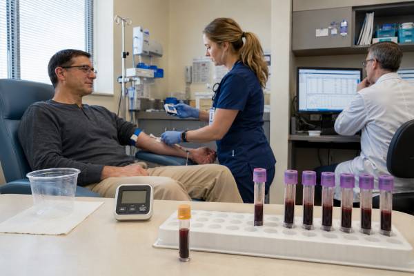 Acromegaly Blood Test Panel: IGF-1, Growth Hormone, Oral Glucose Suppression, and Results Understand acromegaly blood testing, including IGF-1, random growth hormone, oral glucose suppression, result patterns, confounders, and follow-up steps.